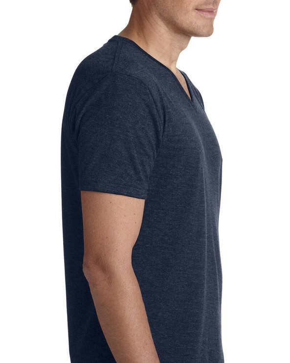 Next Level 6240 - Remera CVC con cuello en V 