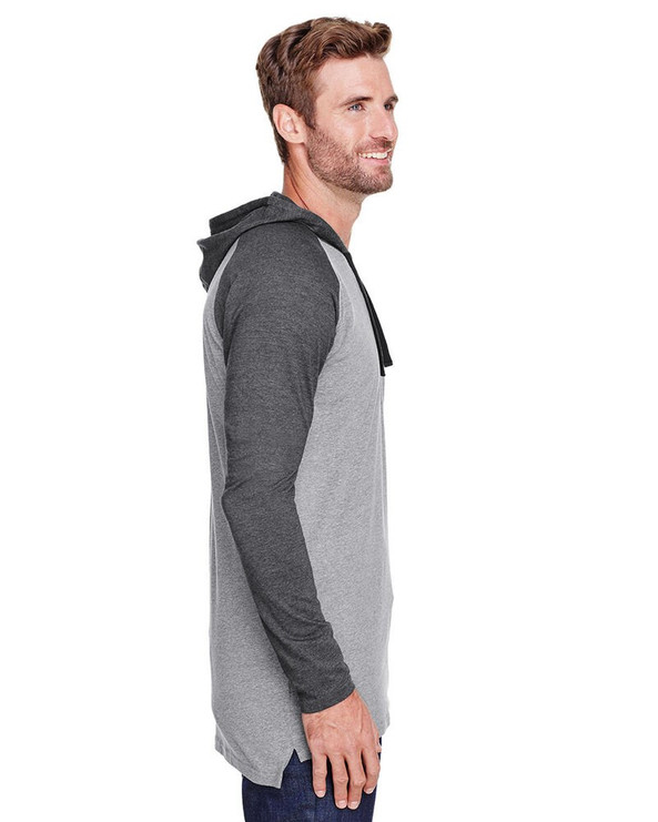 LAT 6917 - Camiseta de manga larga de punto fino con capucha y raglán para hombre