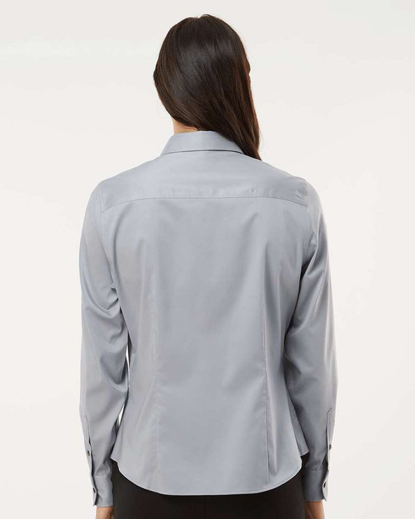 Van Heusen 13V0479 - Women's Ultra Wrinkle Free Shirt
