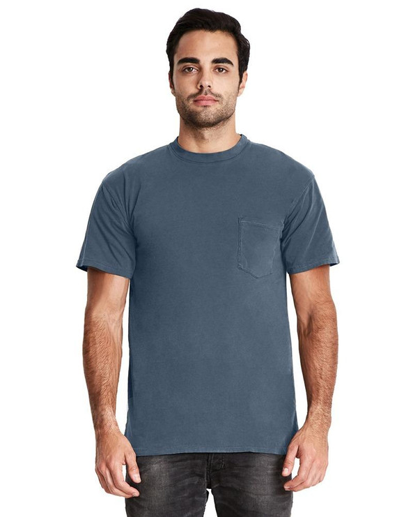 Next Level 7415 - Camiseta Inspired Dye para adultos con bolsillo
