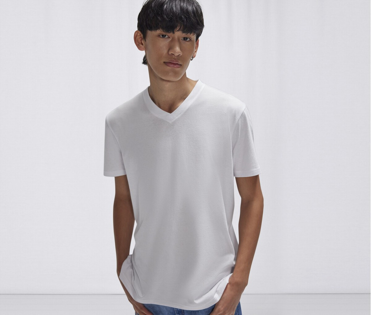 B&C BC01V - Herren-T-Shirt mit V-Ausschnitt 150