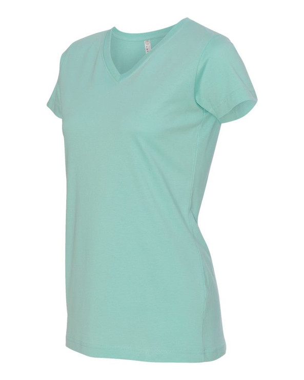 LAT 3507 - Remera fina de jersey con cuello en V