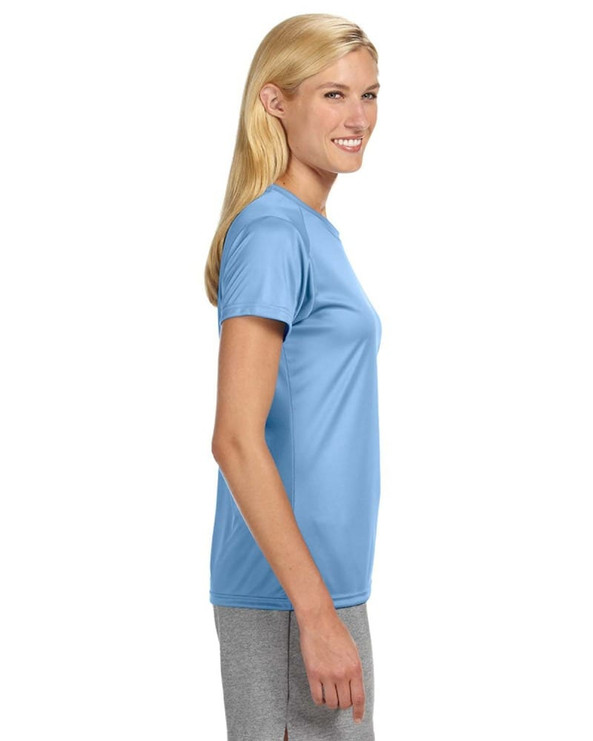 A4 NW3201 - Remera de cuello redondo de alto rendimiento para mujeres