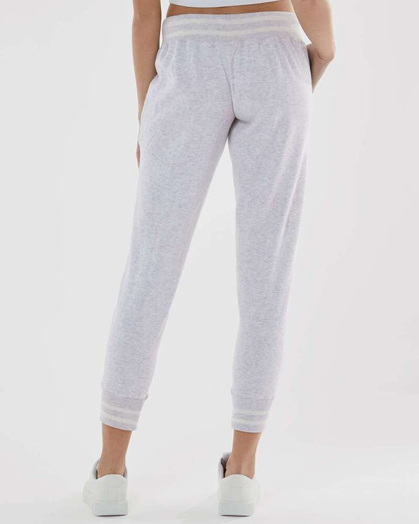 J. America 8654 - Women’s Relay Joggers