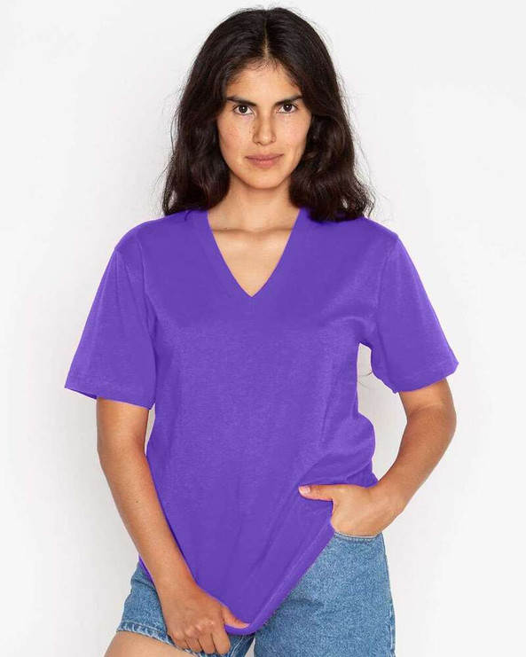 Los Angeles Apparel 24056 - USA-Made Fine Jersey V-Neck T-Shirt