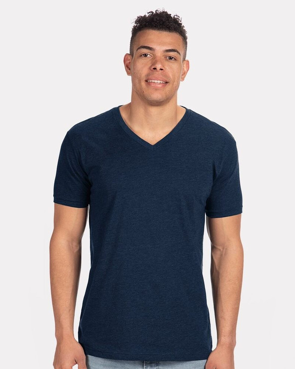 Next Level 6240 - Remera CVC con cuello en V 