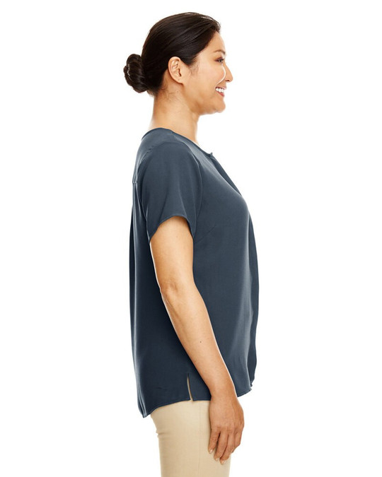 Devon & Jones DP612W - Blusa de Crepé de Manga Corta para Dama Perfect Fit
