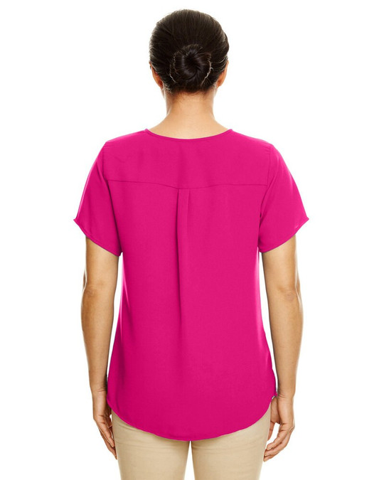 Devon & Jones DP612W - Blusa de Crepé de Manga Corta para Dama Perfect Fit