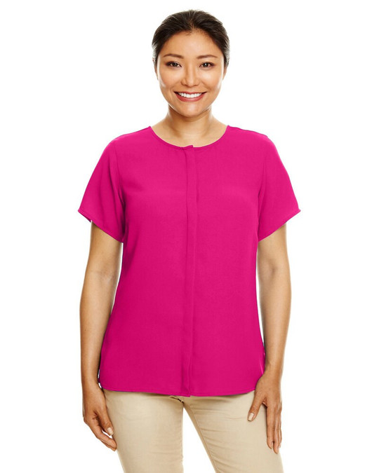 Devon & Jones DP612W - Blusa de Crepé de Manga Corta para Dama Perfect Fit