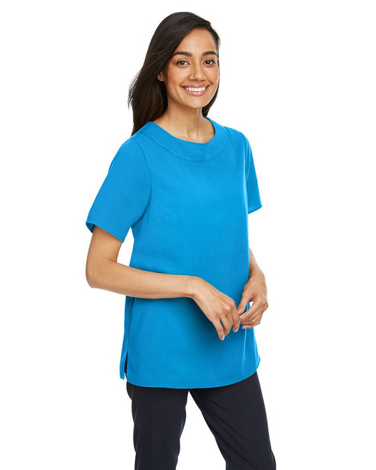 Devon & Jones DP613W - Blusa de Cuello de Barco Perfect Fit para Damas