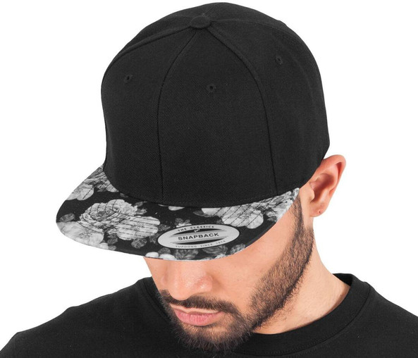 FLEXFIT F6089R - 6-Panel-Cap mit rosa Aufdruck auf dem Schirm