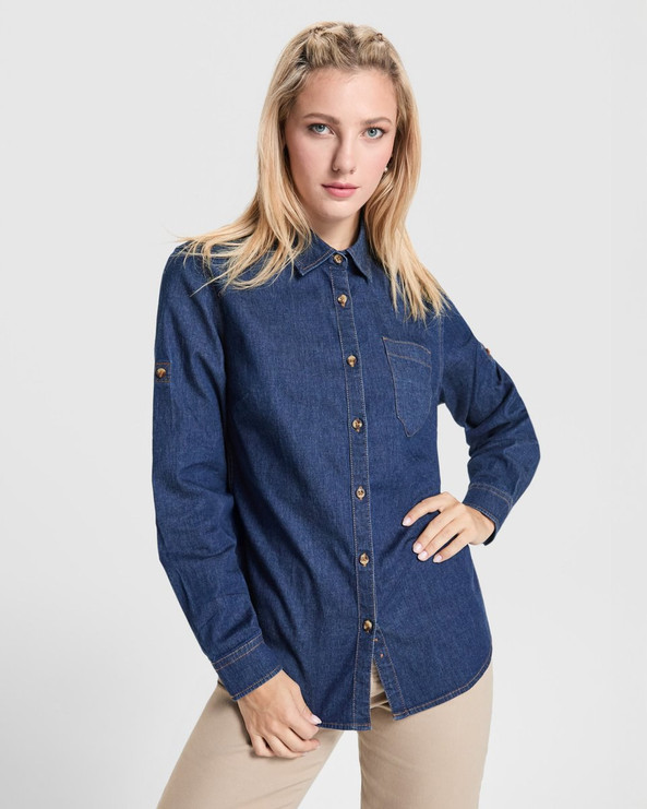 Roly CM6707 - LUJAN WOMAN Women’s long-sleeved denim shirt with adjustable belt loop