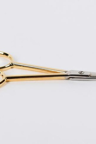 Madeira M9476 - Premium Gold Plated Curved Embroidery Scissors