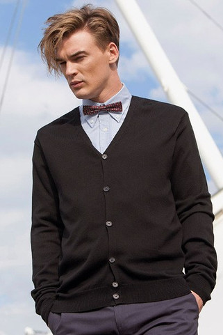 Henbury HB722 - Tyylikäs Nappikoristeinen Neulejakku