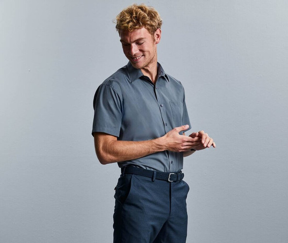 Russell Collection JZ935 - Men's Classic Short Sleeve Poplin Office Shirt