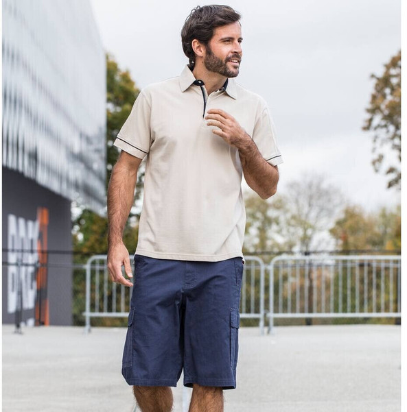 short homme avec poches