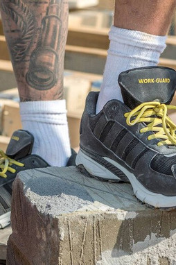 Result RS348 - Lightweight safety trainer