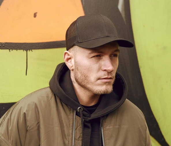 Flexfit FX6606 - Urbaner Trucker-Stil Kappe mit Gebogenem Visier