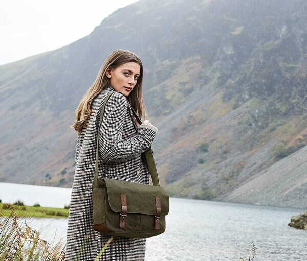 Quadra QD653 - Traditionele satchel van oliedoek