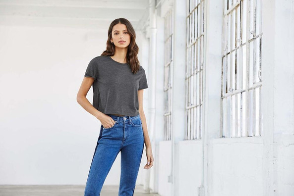 Bella+Canvas BE8882 - Women's Flowy Cropped Tee