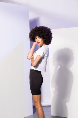 Skinnifit SK237 - T-shirt court coupe carrée femme