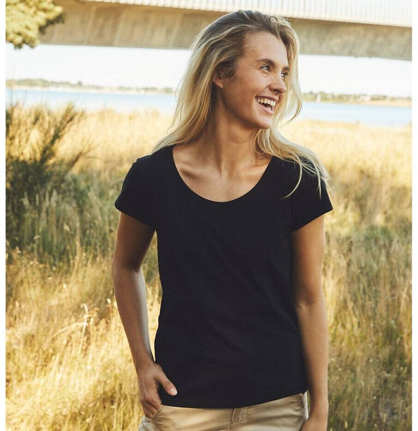 Loose-woman-t-shirt-Wordans