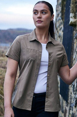 Craghoppers CES004 - Short sleeve shirt in female recycled polyester