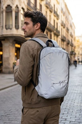 VISIBACK Ultra Reflective Safety Backpack with Padded Comfort - GiftRetail MO6131