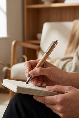 BYRON Ball pen in ABS and bamboo - GiftRetail MO8052