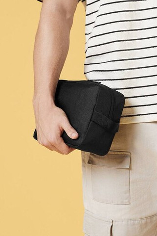 BAG BASE BG277 - RECYCLED ESSENTIALS WASH BAG