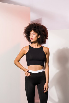 Skinnifit SK106 - Komfortabel Kort Dame Top med Racerback