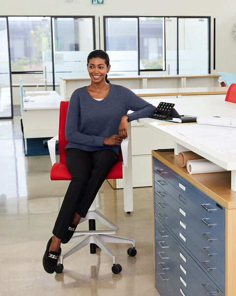 Devon & Jones DG482W - New Classics® Ladies Charleston Pullover