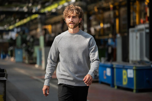 Rimeck W42 - Raglan Comfort Fit Sweatshirt with Thumbhole Cuffs