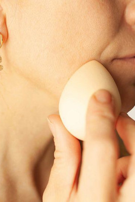 Goya 52015 - Facial Makeup Application Sponge BLUR
