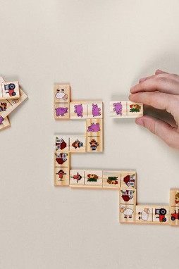 Goya 53509 - Gioco Domino Divertente per Bambini con Gettoni Animali in Legno DOMINO