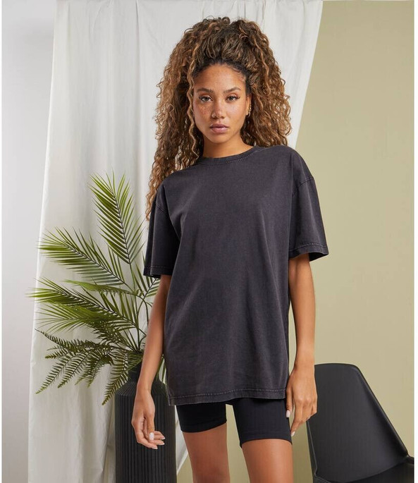 BUILD YOUR BRAND BY270 - T-SHIRT DE SENHORA COM LAVAGEM ÁCIDA DE GRANDES DIMENSÕES