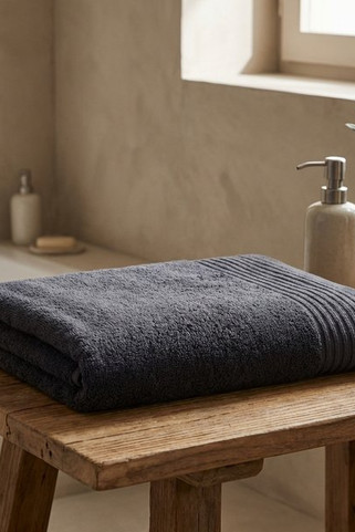 THE ONE TOWELLING OTD100 - Luxury Combed Cotton Beach Towel with Hanging Loop