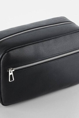 QUADRA QD779 - TAILORED LUXE PU WASH BAG