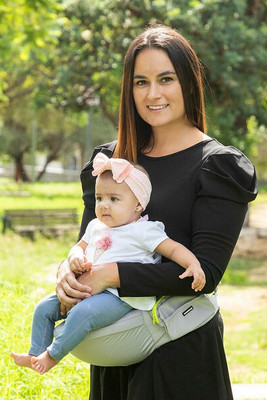 InnovaGoods V0103799 - Developmental Waist Belt Baby Carrier with Pockets Seccaby