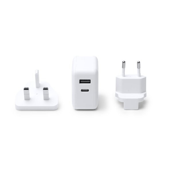 Claps 26704 - Universal Travel Adapter With USB-C Output