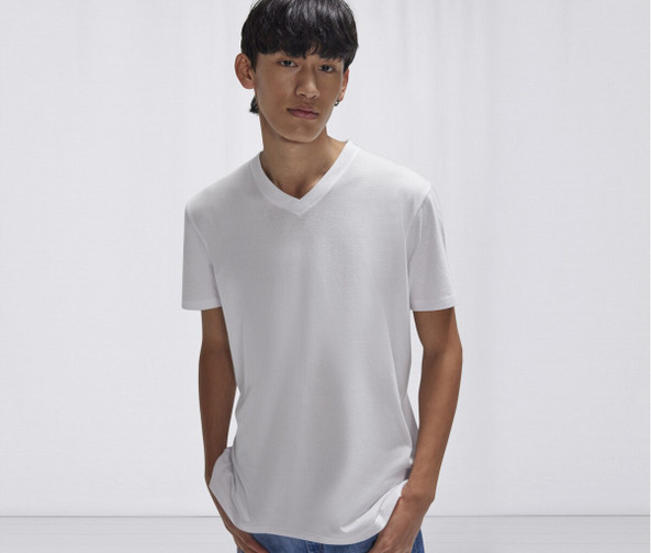 B&C BC01V - Herren-T-Shirt mit V-Ausschnitt 150