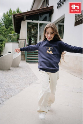 TH Clothes 30287 - Barntröja i återvunnen bomull och polyester