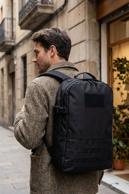 Rygsæk i moderne militær -style i 600D Genvundet polyetser og med 210D genvundet polyester foer , tasken er produceret i et yderst slidstærkt materiale - Egotier 92387