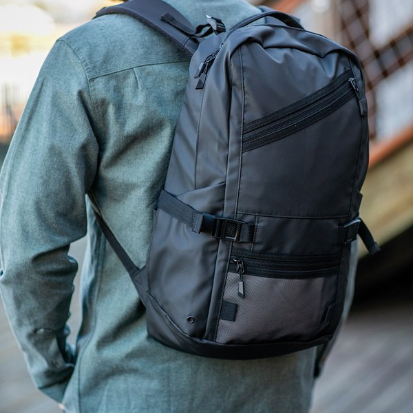 Rupt ABK004 - Rivin Backpack 18L rPET. Relective pocket. Fits 17" laptop