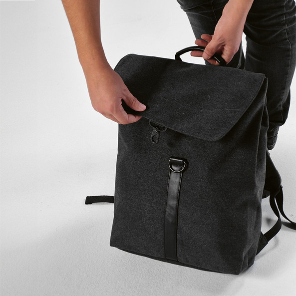 Aodaci ABK030 - Prague Backpack 25L rCotton. Hook closure. Fits 17" laptop
