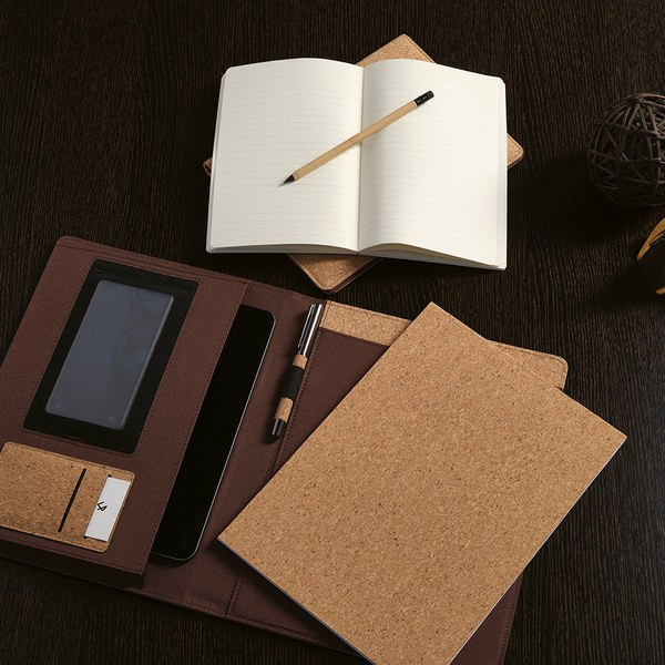 Aodaci AFD008 - Kafka A5 Folder Cork. 64 FSC sheet notepad and elastic closure