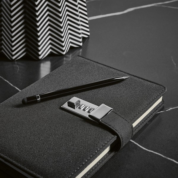 Aodaci ANT016 - Melville A5 Notebook rPET. Metal lock and 70gsm FSC 192 pages