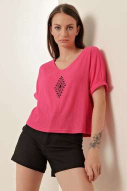 MT Clothes P-CHEM_BROD - Embroidered V-neck blouse