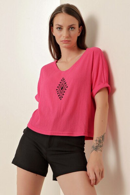 MT Clothes - Embroidered V-neck blouse
