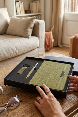 CHIPPEWA SET 3 piece gift set in box - GiftRetail MO2633